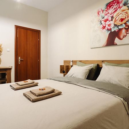 Floret Apartment テッサロニキ エクステリア 写真